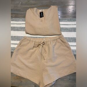 Matching linen set, top and bottom